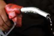 خیز جدید وزارت نفت برای واردات بنزین